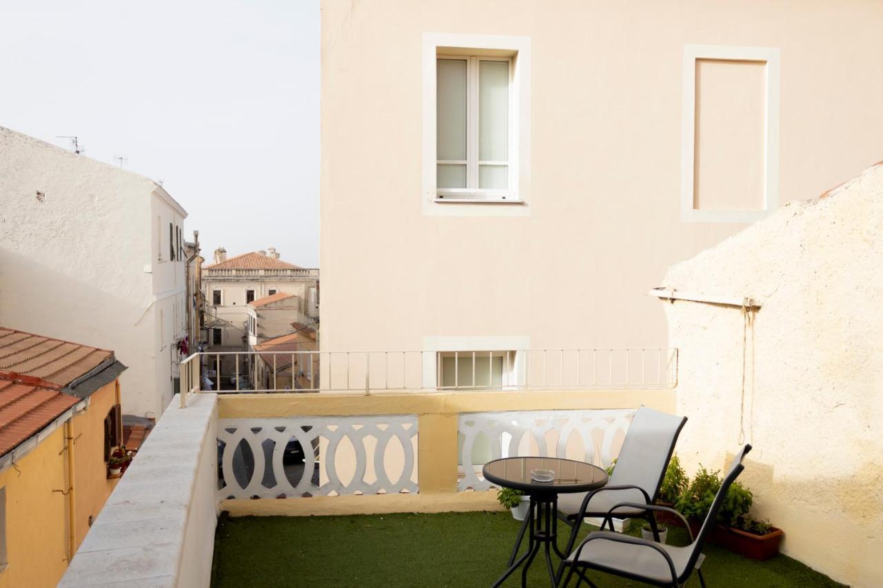 Sassari-Centro Elegante Appartamento Con Wifi E Netflix Екстериор снимка