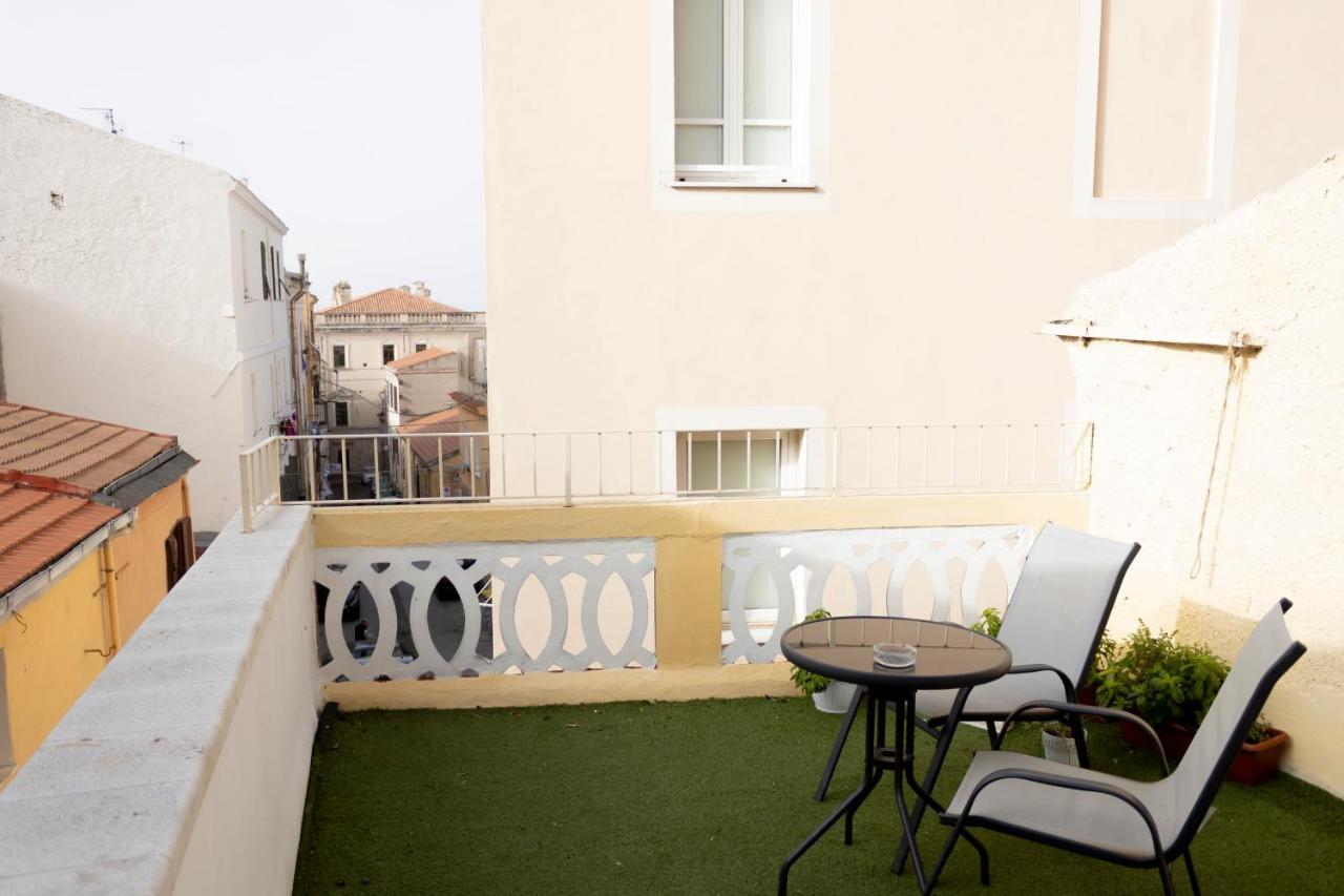 Sassari-Centro Elegante Appartamento Con Wifi E Netflix Екстериор снимка