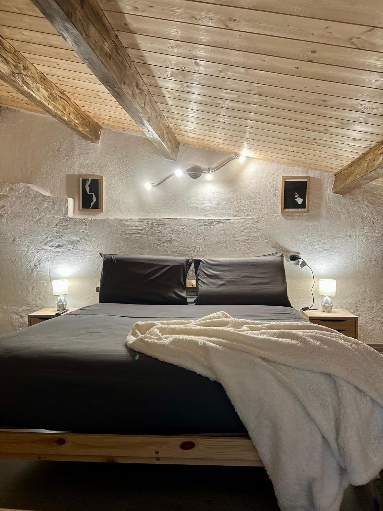 Sassari-Centro Elegante Appartamento Con Wifi E Netflix Екстериор снимка
