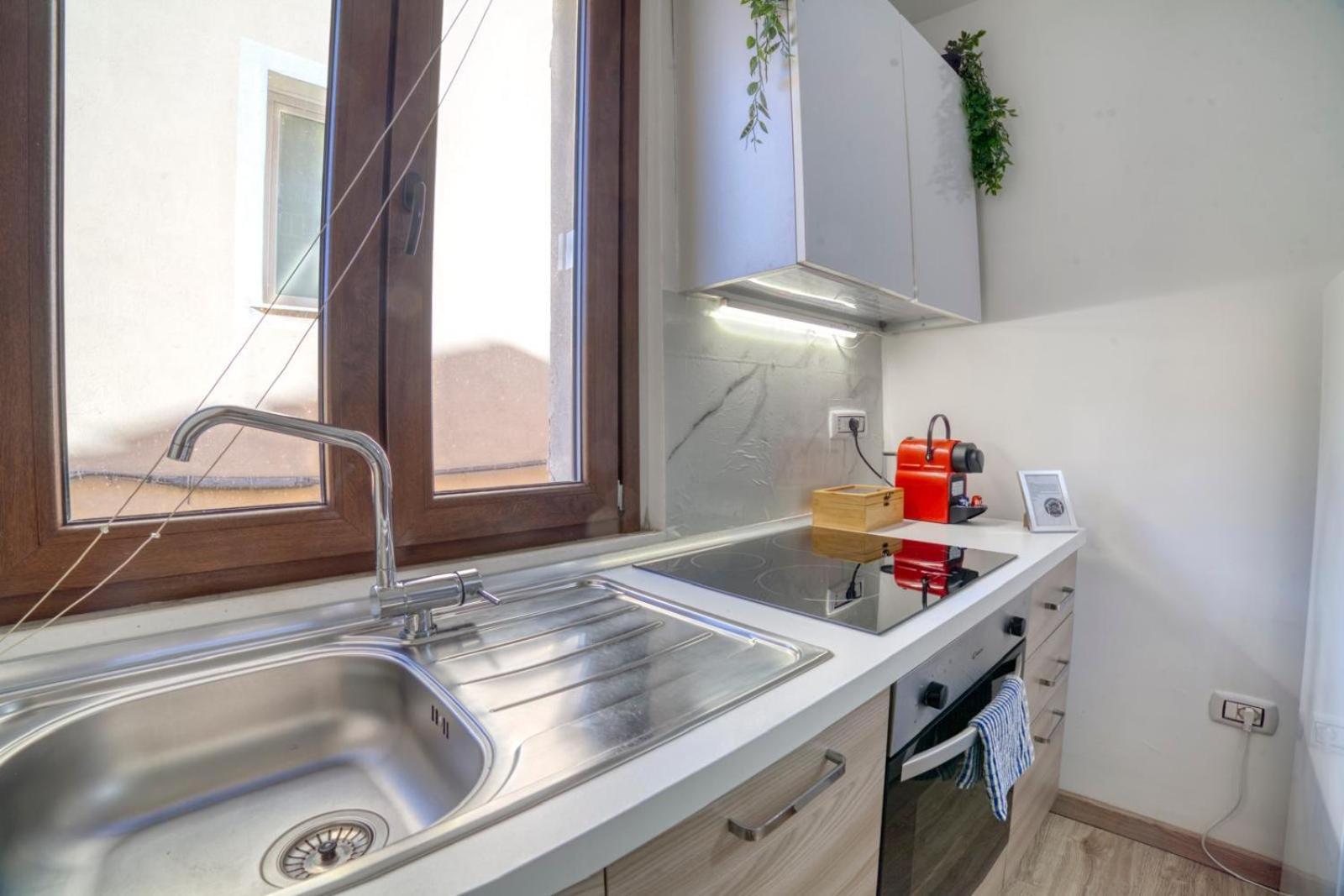 Sassari-Centro Elegante Appartamento Con Wifi E Netflix Екстериор снимка